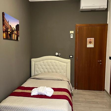 Hotel Miro Ріміні Екстер'єр фото