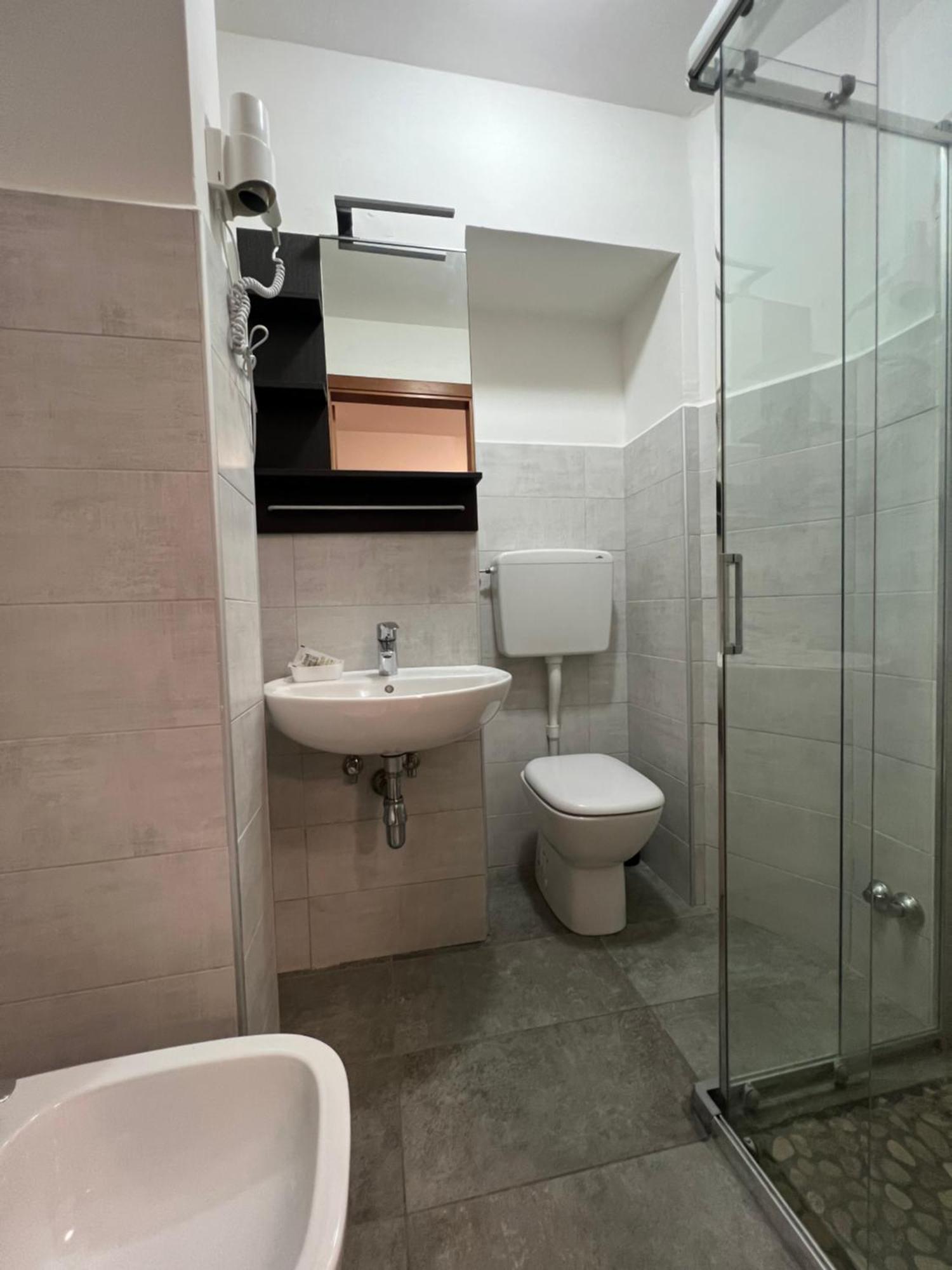 Hotel Miro Ріміні Екстер'єр фото